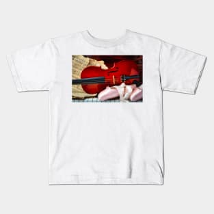 Violin And pointe Slippers And Sheet Music Kids T-Shirt
